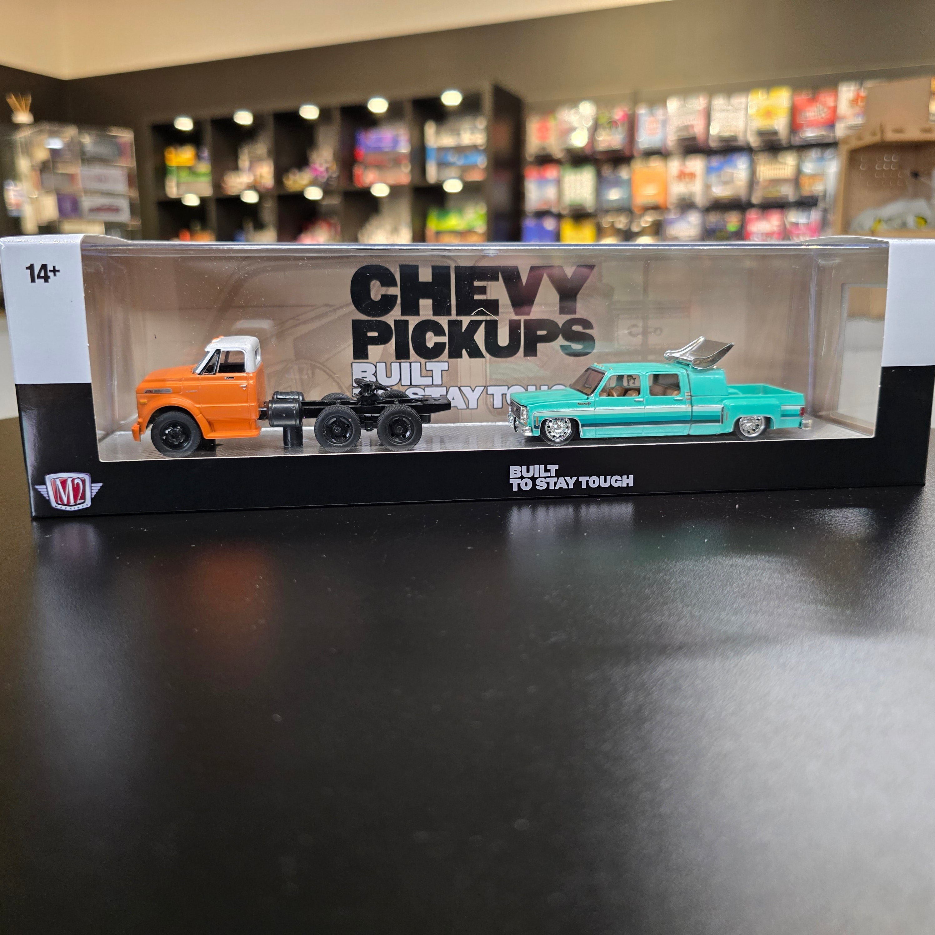 M2 Machines 1:64 Auto-Haulers 1970 Chevrolet C60 Truck & 1974