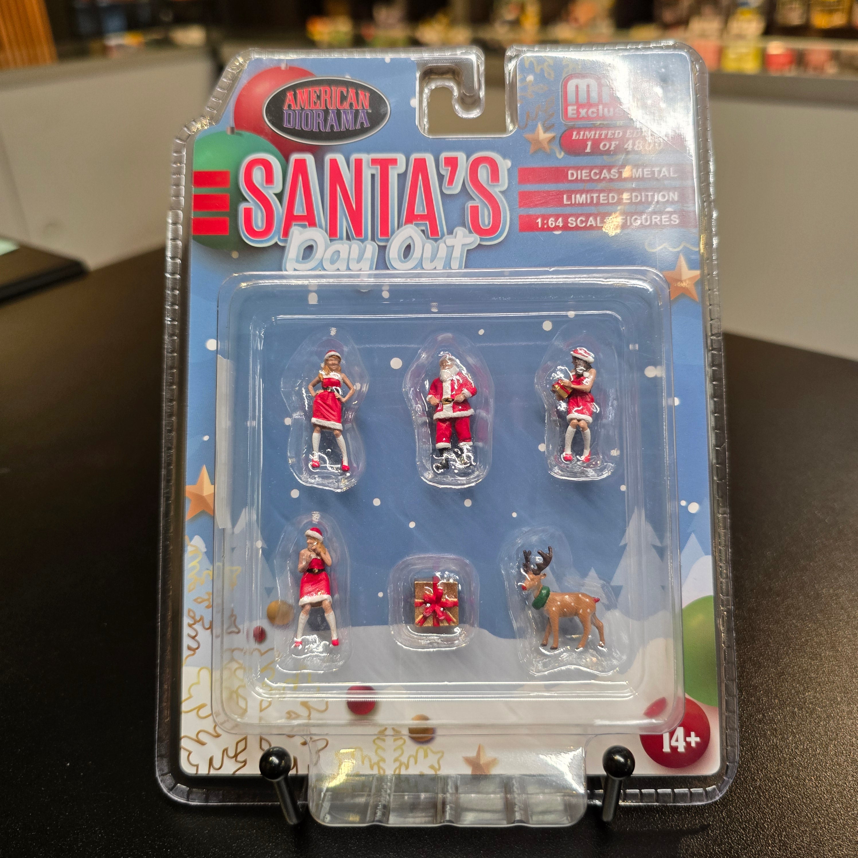 American Diorama Santa's Day Out Diecast 1:64 Scale Figures