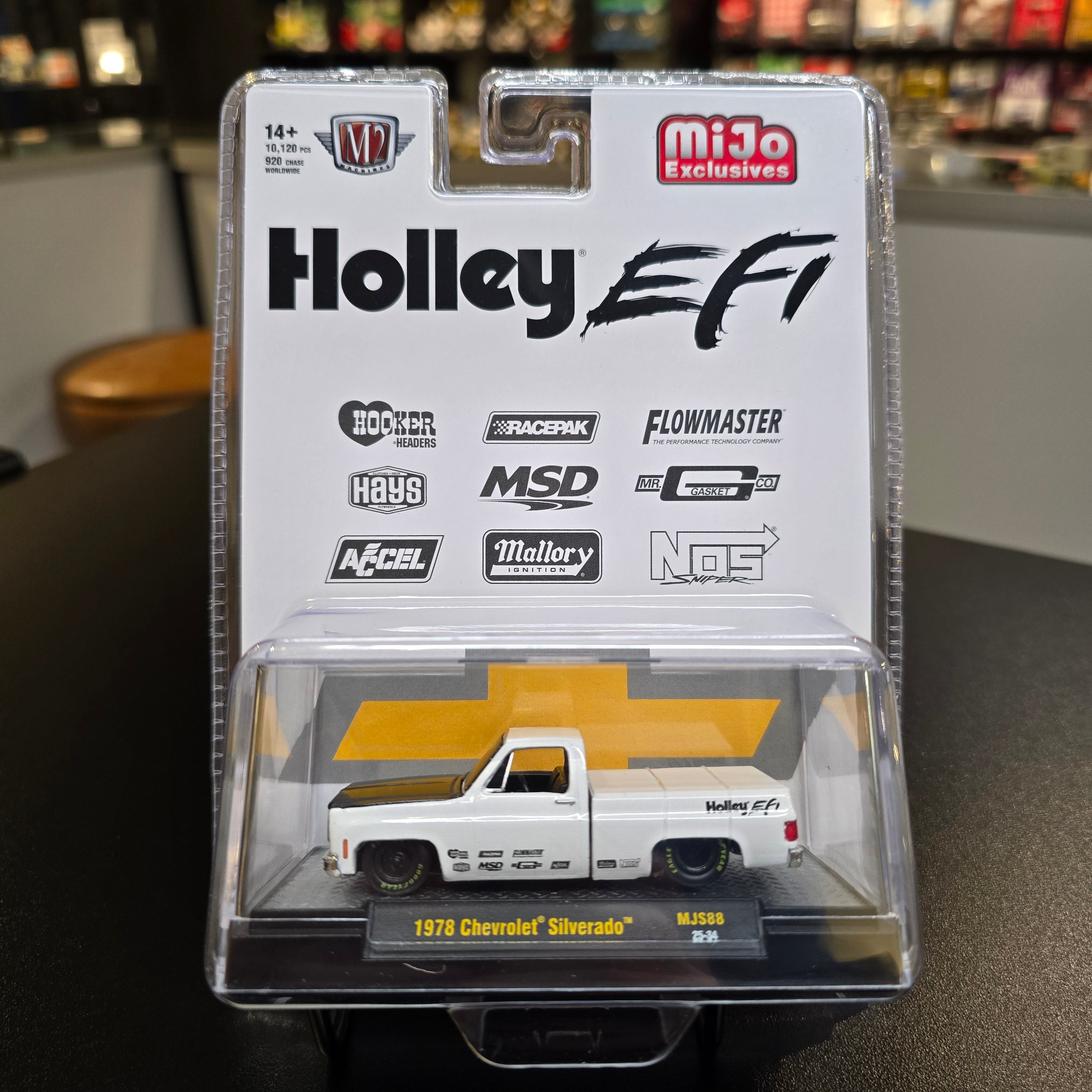 M2 Machines 1:64 1978 Chevrolet Silverado Holley Custom – White – MiJo Exclusives Limited Edition