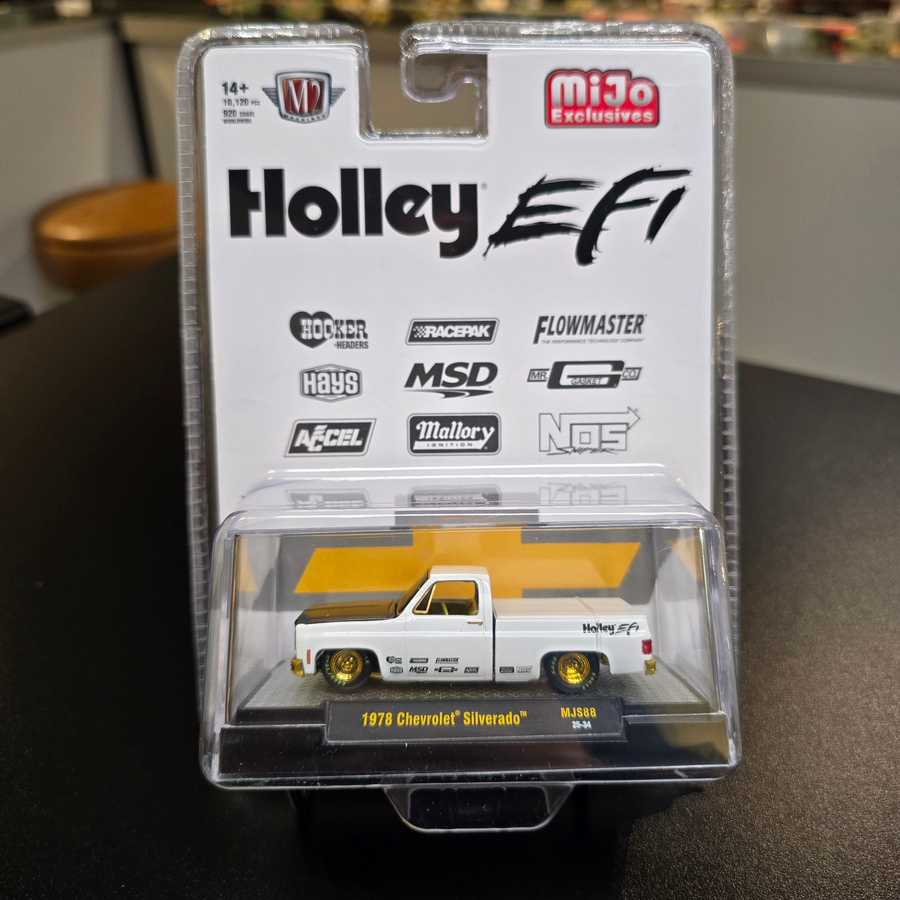 CHASE M2 Machines 1:64 1978 Chevrolet Silverado Holley Custom – White – MiJo Exclusives Limited Edition