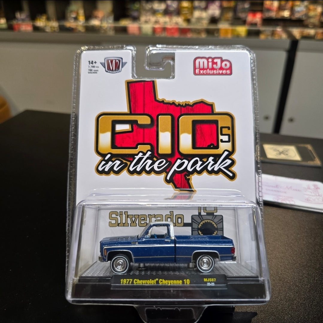 M2 Machines 1977 Chevrolet Cheyenne C10 in the Park