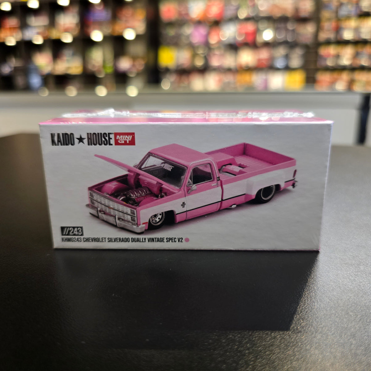 Kaido House Chevrolet Silverado Dually Vintage Spec V2 – Pink with White #243