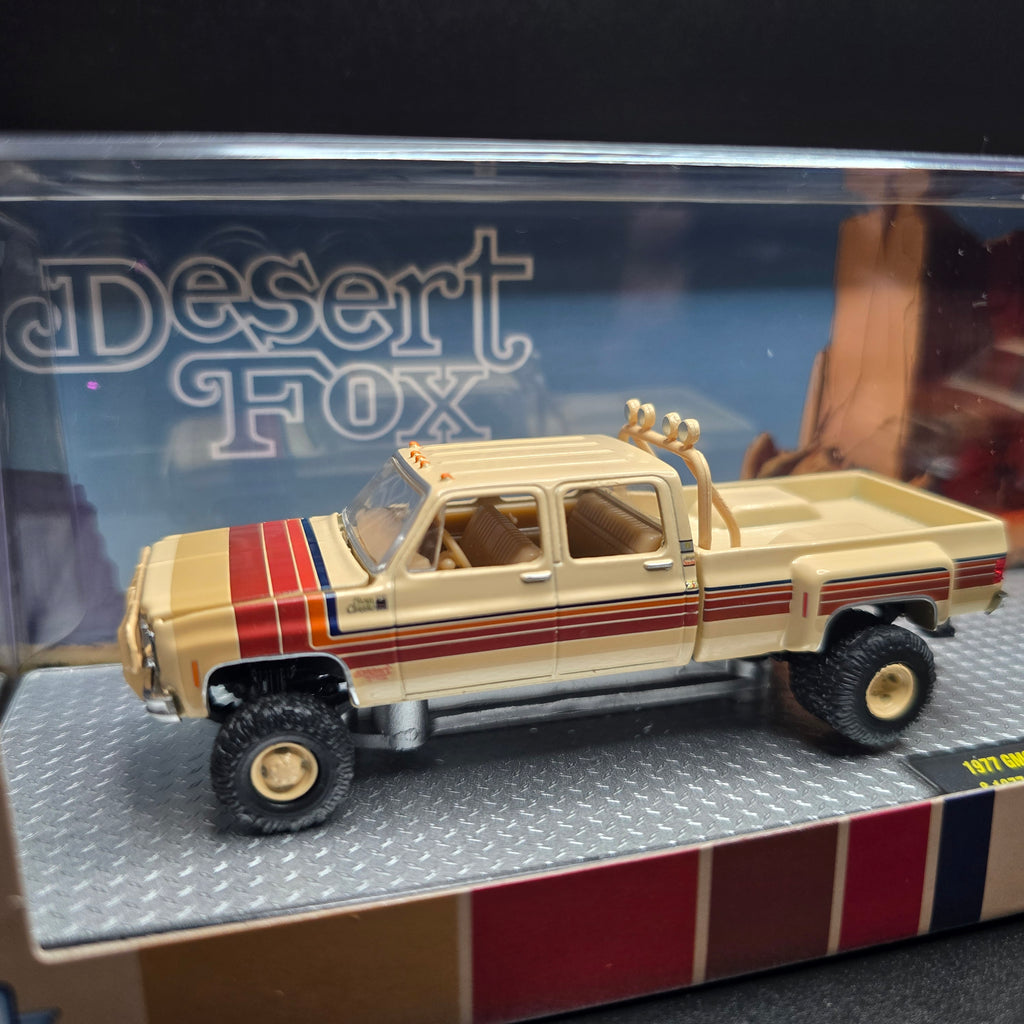 M2 Machines Hauler 1977 GMC Sierra Classic 3500 4X4 & 1977 GMC Sierra Grande 15 “Desert Fox”