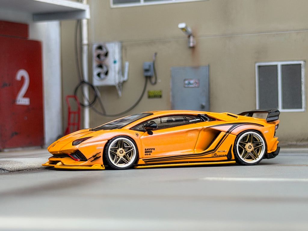Rotating Wheel 1:64 Alloy Car Model Rowen Aventador S