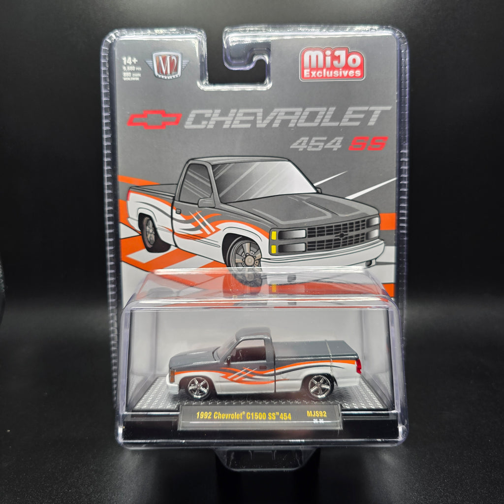 M2 Machines 1992 Chevrolet C1500 SS 454 OBS Truck