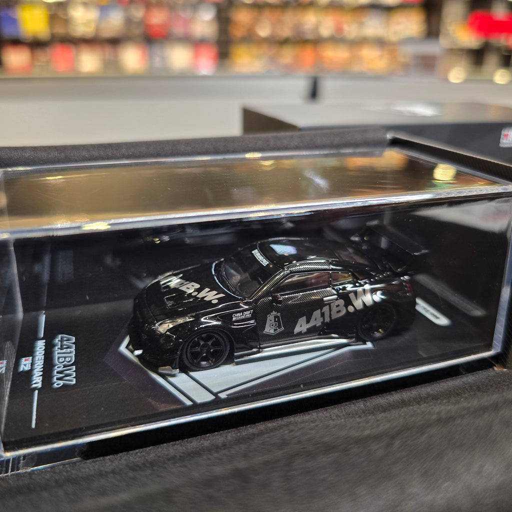 Modernart 441B.W. Drifting Bear Nissan R35 GTR Gift Box Edition