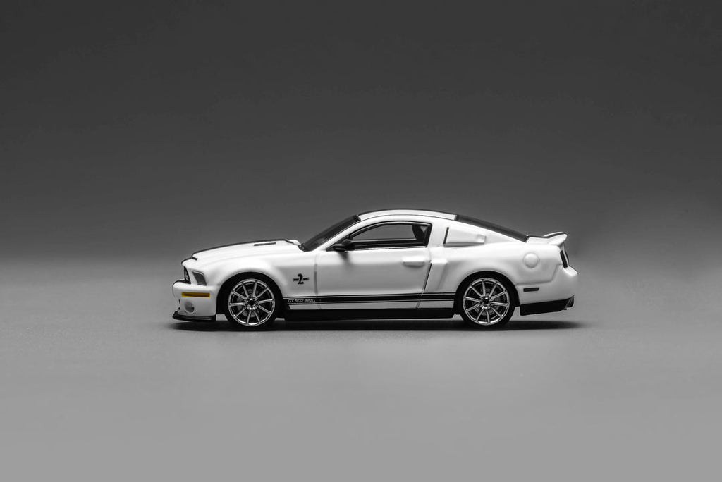 Motorhelix x Greenlight 1/64 Ford Mustang Shelby GT500 2007 WHITE GL-1251006A