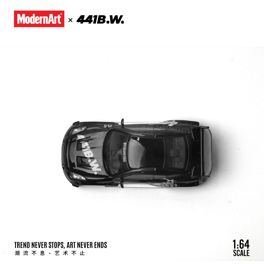 Modernart 441B.W. Drifting Bear Nissan R35 GTR Gift Box Edition