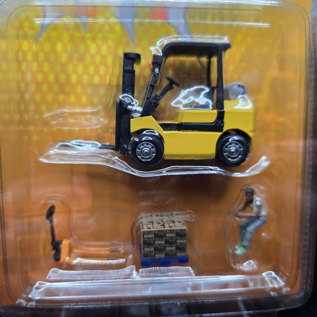 American Diorama 1:64 Figures Heavy Lifters Forklift Set – MiJo Exclusives
