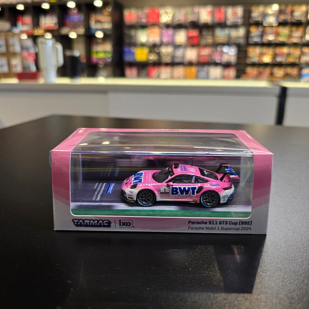 Tarmac Works 1:64 Porsche 911 GT3 Cup (992) Porsche Mobil 1 Supercup 2024 Harry King – Hobby64