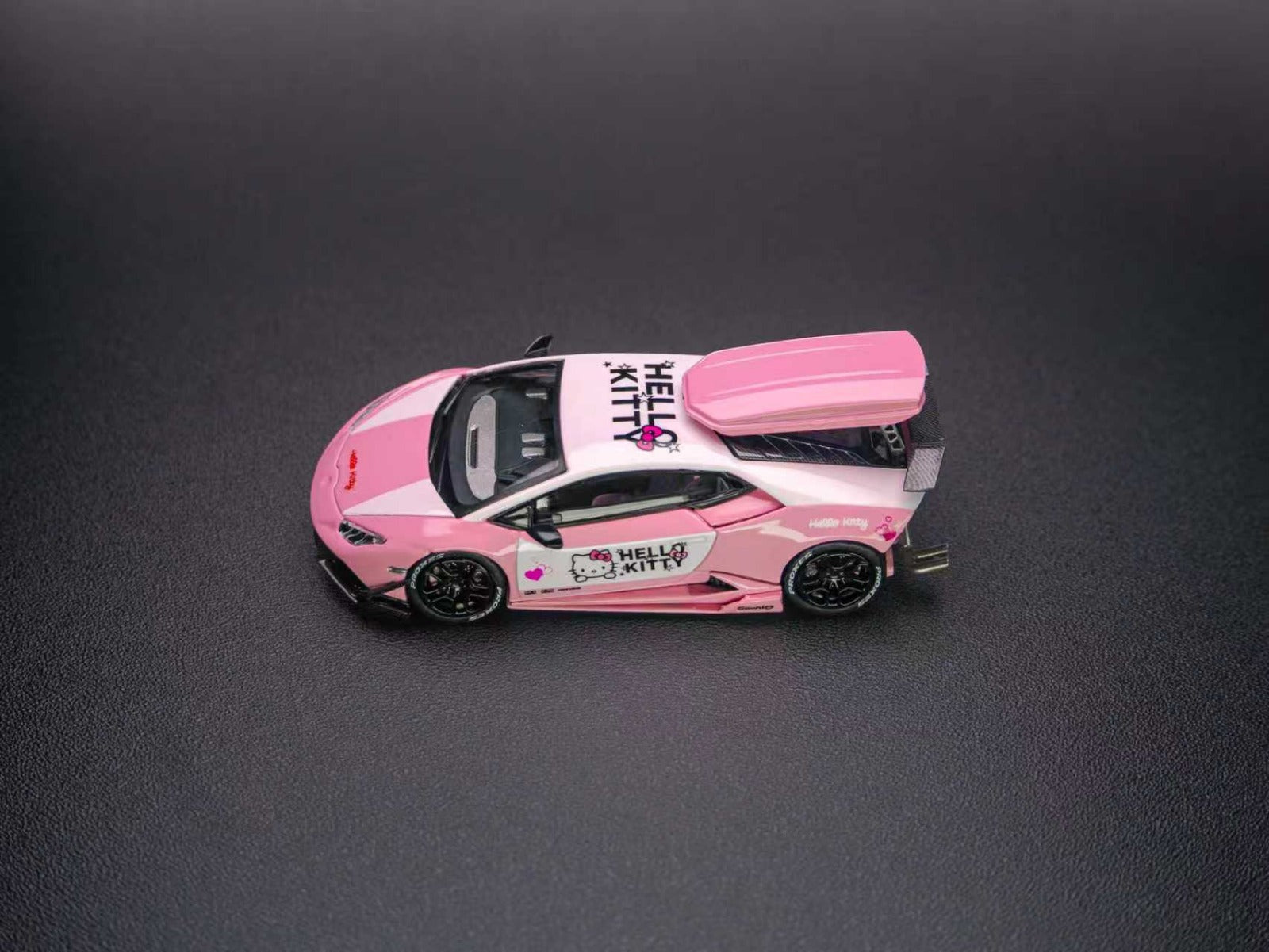 TPC 1:64 LP610 Modified Lamborghini Hello Kitty