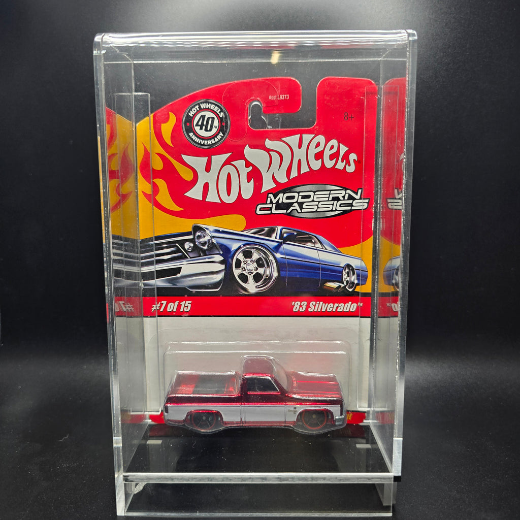 Hot Wheels Modern Classics 83 Silverado with Case