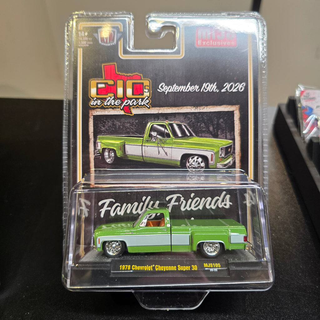 M2 Machines 1:64 2026 “C10s In The Park” 1978 Chevrolet Cheyenne Super 30 – Two-Tone Green White