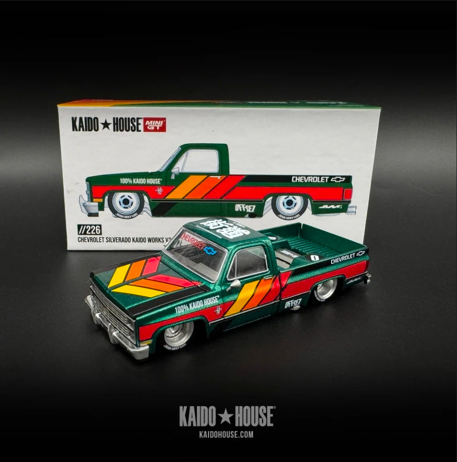 Kaido House 1:64 Chevrolet Silverado KAIDO WORKS V3 -Dark Green