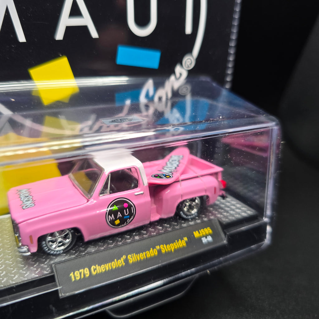 M2 Machines 1:64 1979 Chevrolet Silverado Stepside with Surfboard Maui & Son