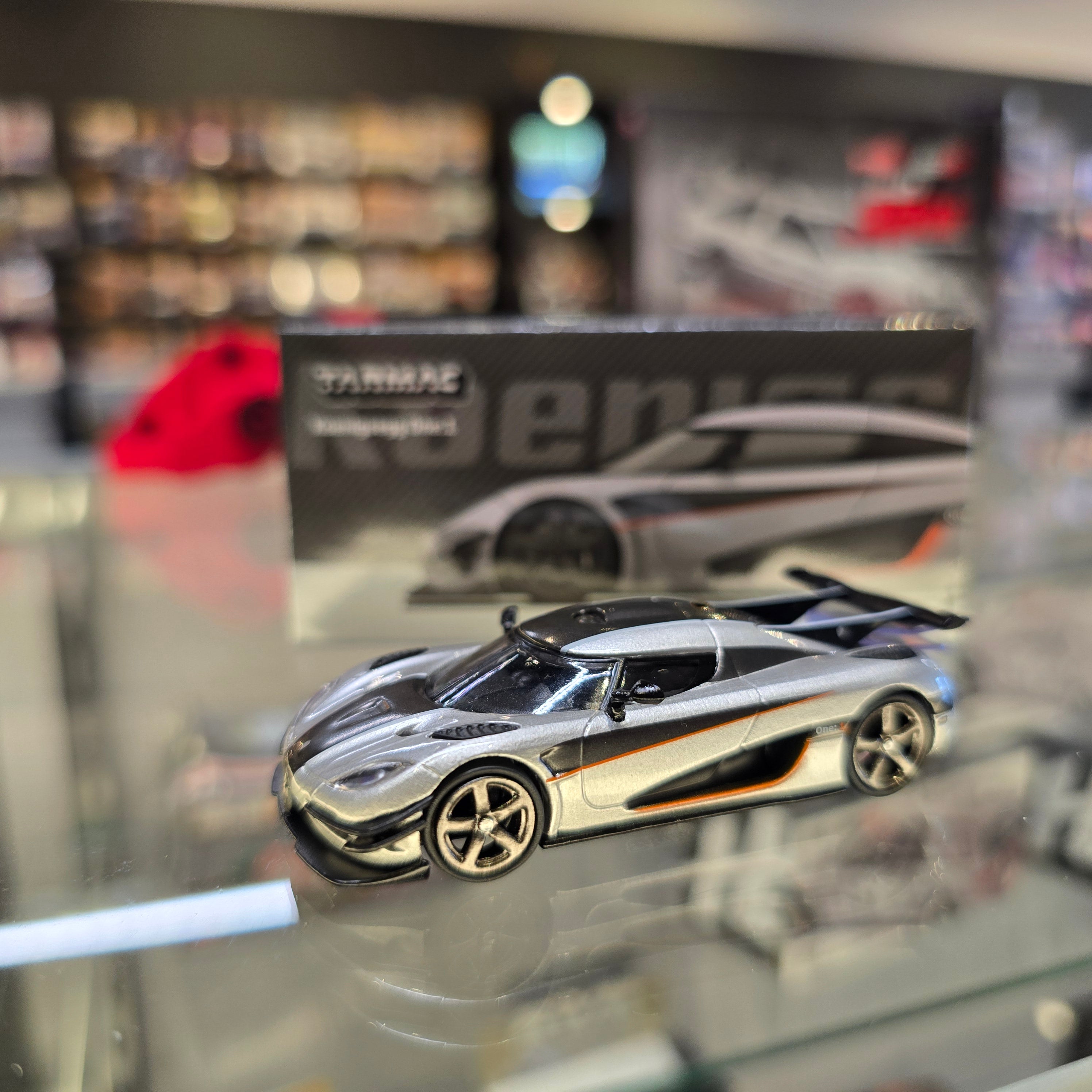 TARMAC WORKS GLOBAL64 1/64 Koenigsegg One:1 Silver T64G-TL054-SL