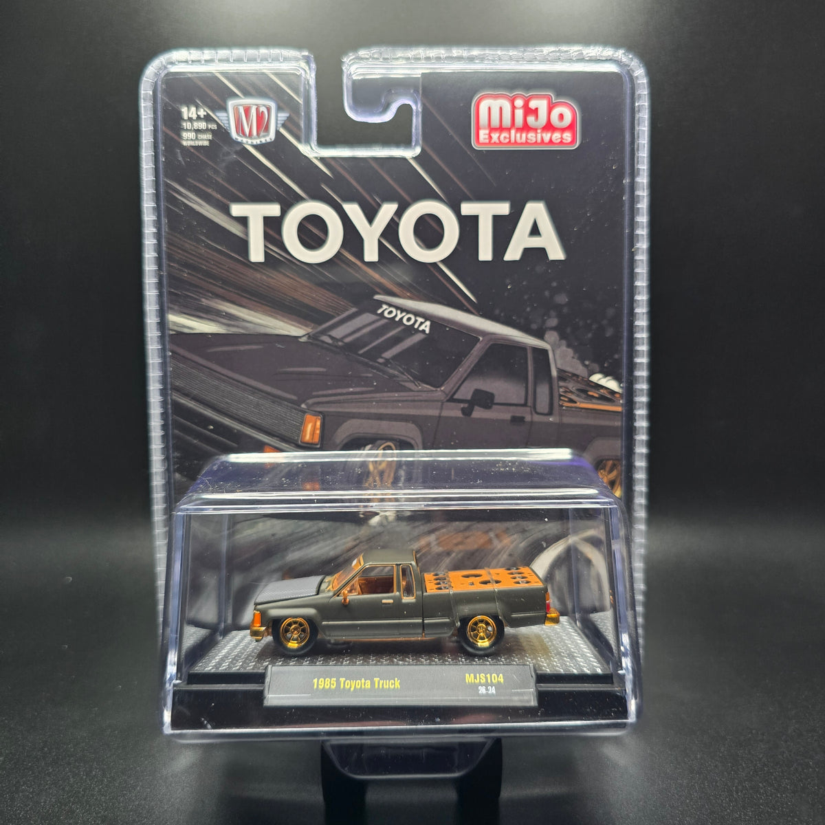 *Chase* M2 Machines 1:64 1985 Toyota Pickup Truck Slammed Custom – Matte Grey w/ Carbon Hood