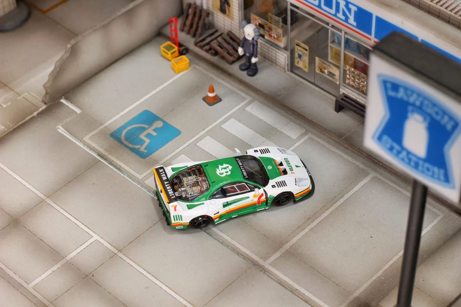 Ghost Player 1/64 LBWK F40 Diecast 7-11 Version