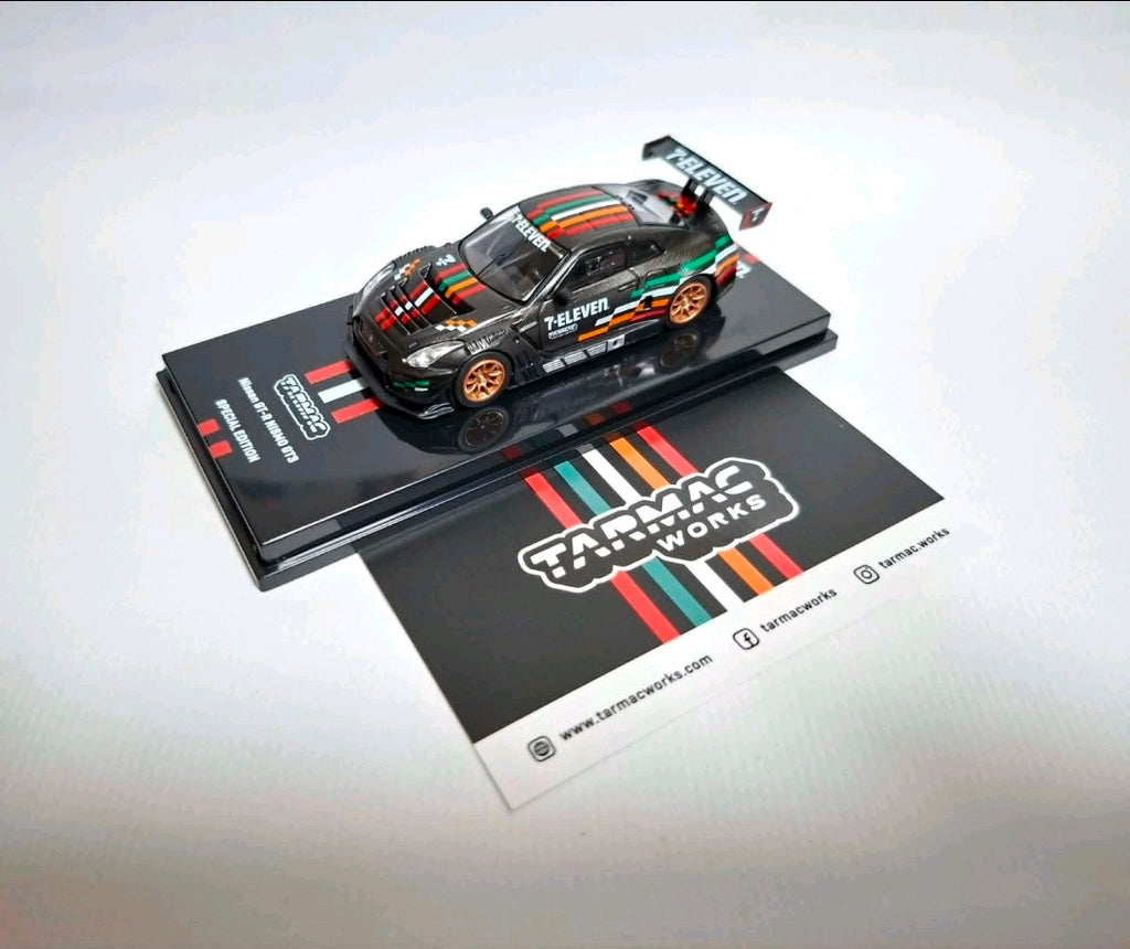 Tarmac Tawain Exclusive Nissan GTR GT3 Nismo 7 Eleven Black and White Set
