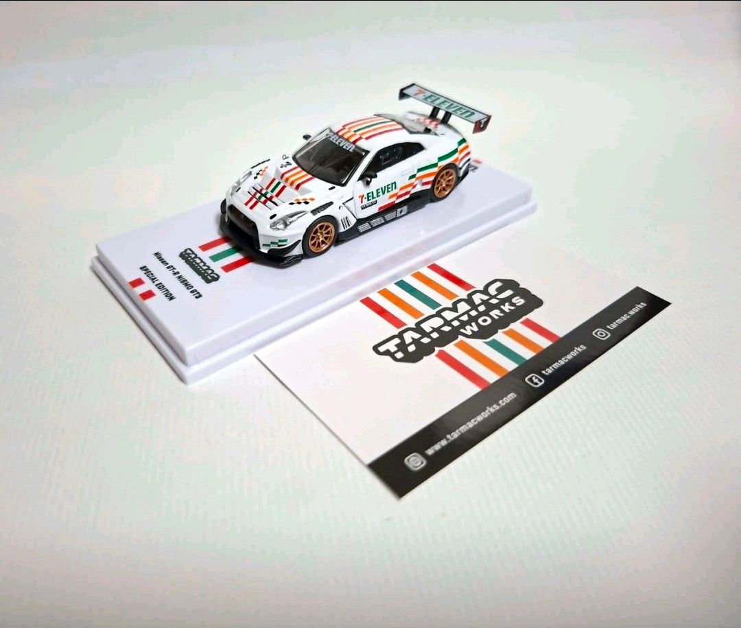 Tarmac Tawain Exclusive Nissan GTR GT3 Nismo 7 Eleven Black and White Set
