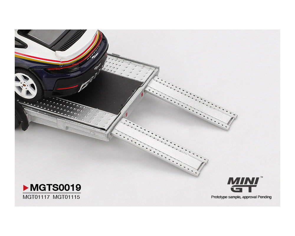 Mini GT 1:64 Porsche 911 Dakar #718 / Volkswagen ID. Buzz Porsche Centrum Gelderland Roughroads Set