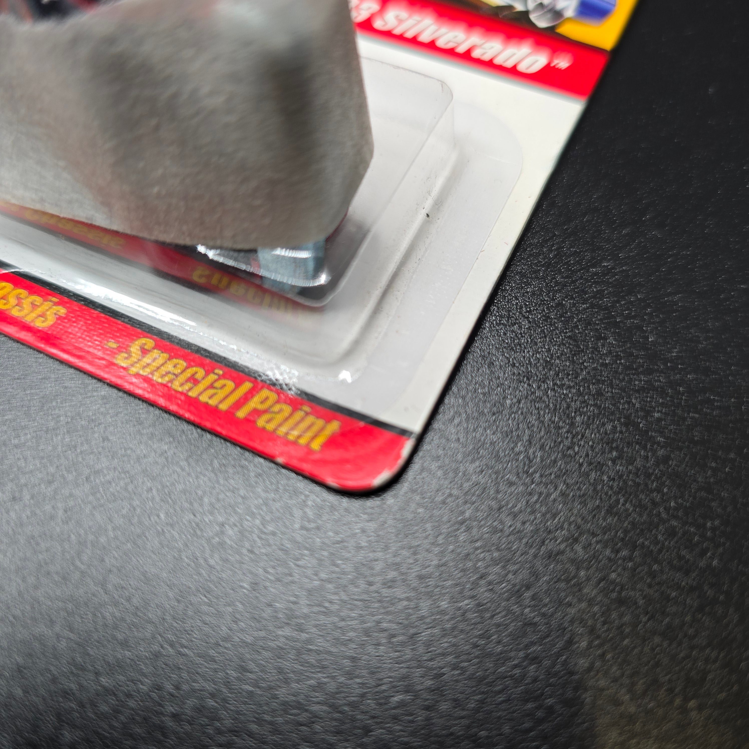 Hot Wheels Modern Classics 83 Silverado with Case