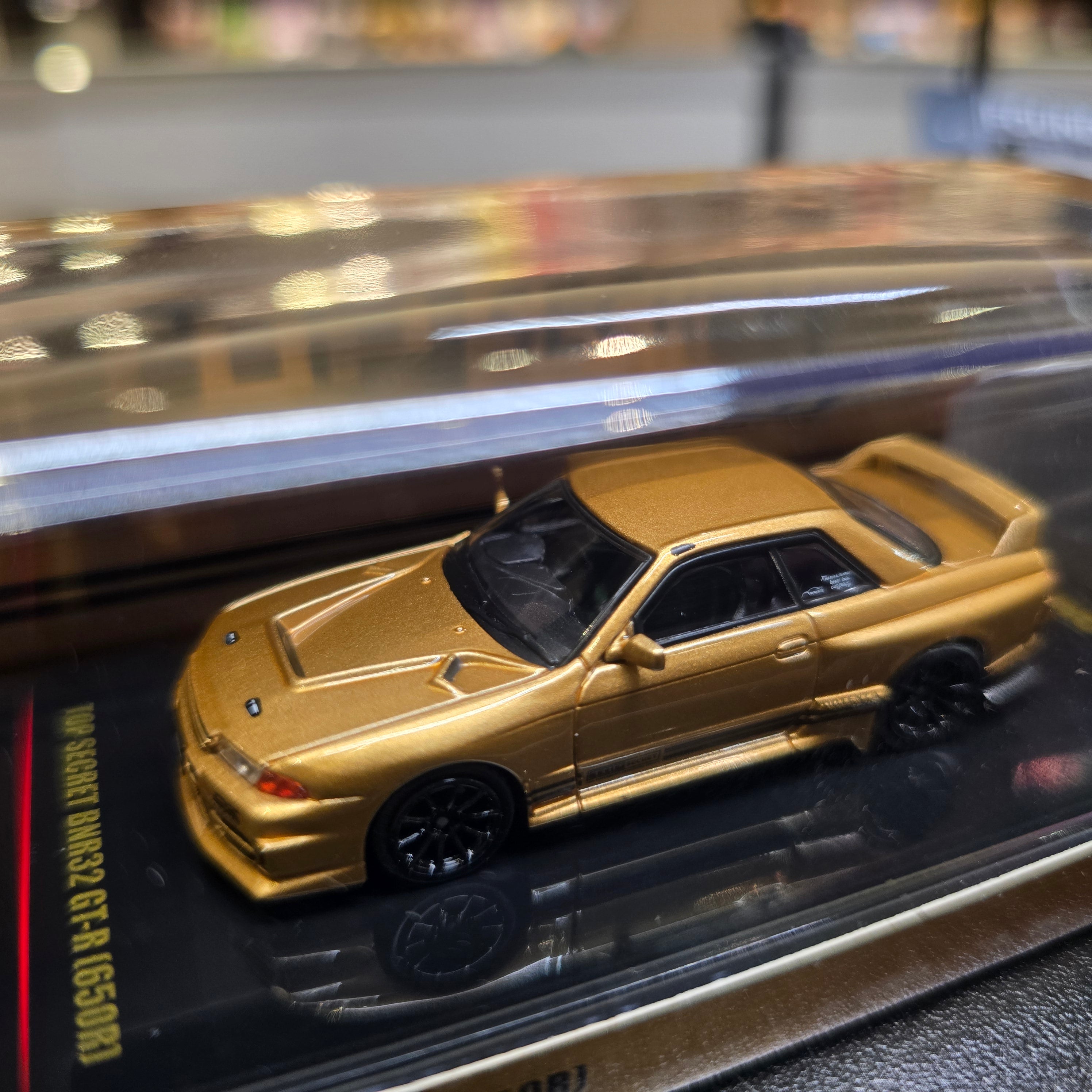 Inno64 1:64 TOP SECRET Nissan Skyline BNR32 GT-R (650R) Gold