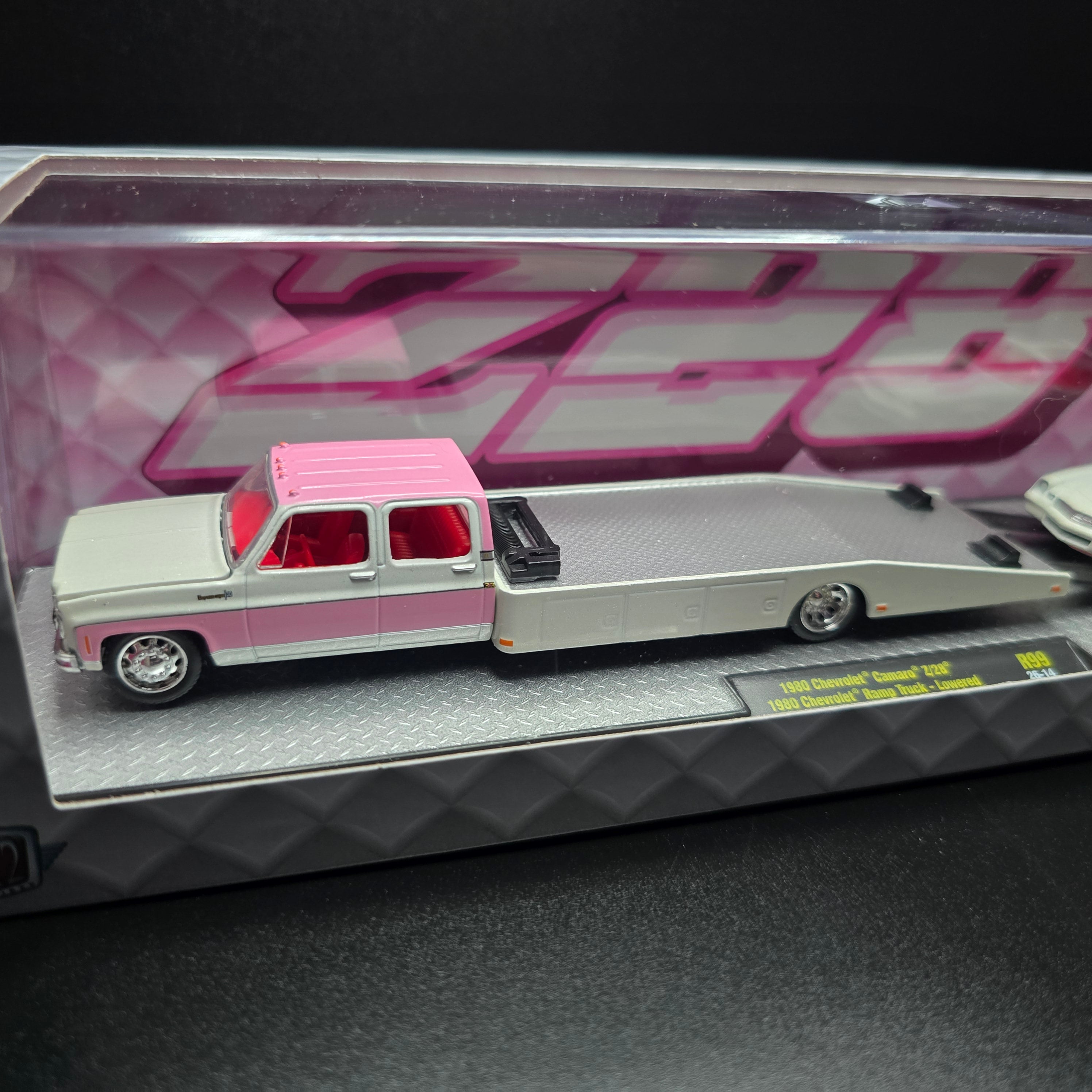 M2 Machines 1980 Chevrolet Camaro Z/28 & 1980 Chevrolet Ramp Truck – Lowered