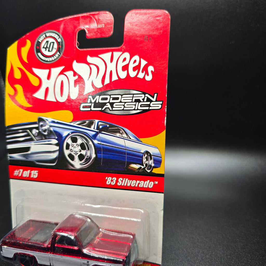 Hot Wheels Modern Classics 83 Silverado with Case