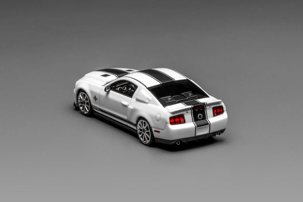 Motorhelix x Greenlight 1/64 Ford Mustang Shelby GT500 2007 WHITE GL-1251006A