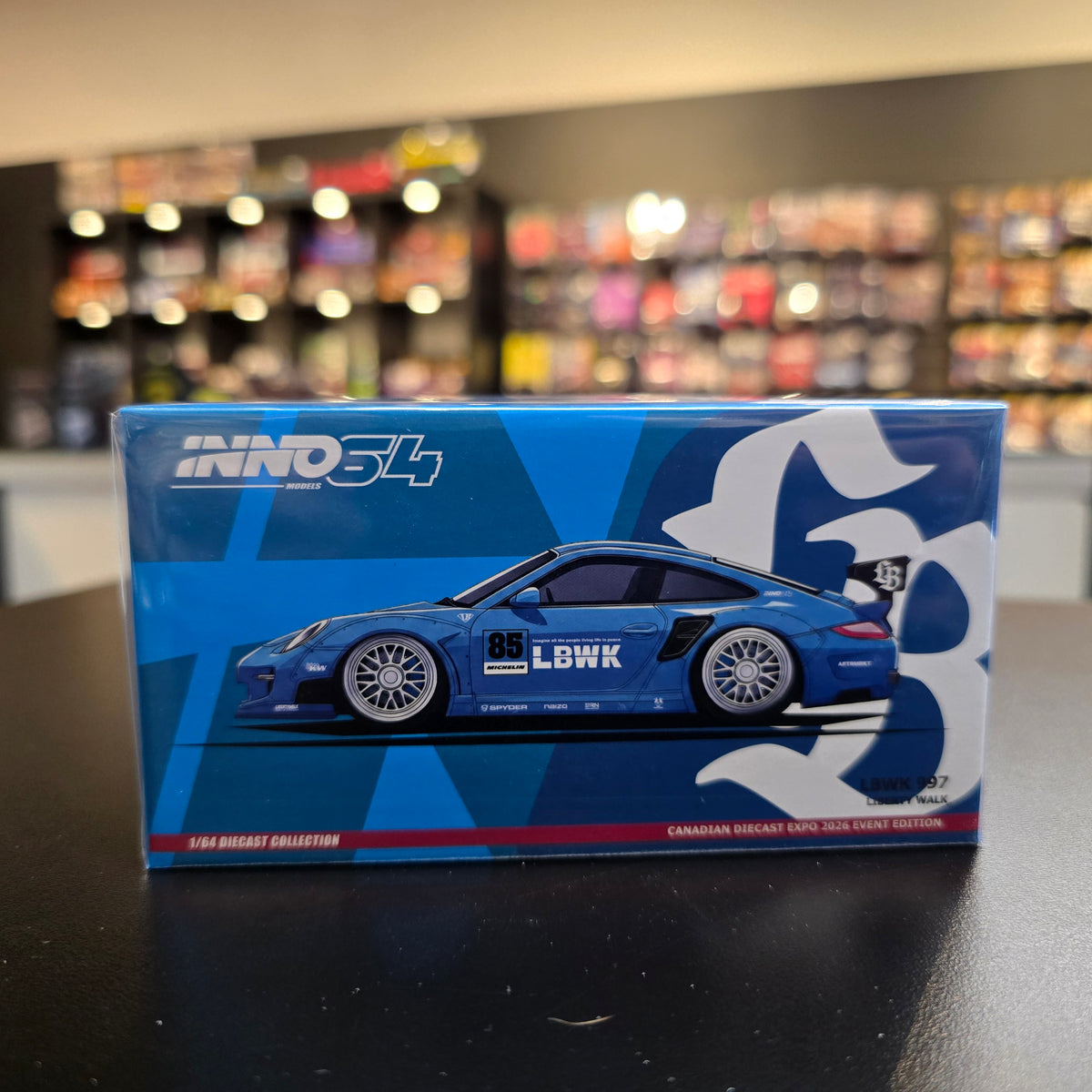INNO64 1/64 LBWK 997 Light Blue CDX Exclusive