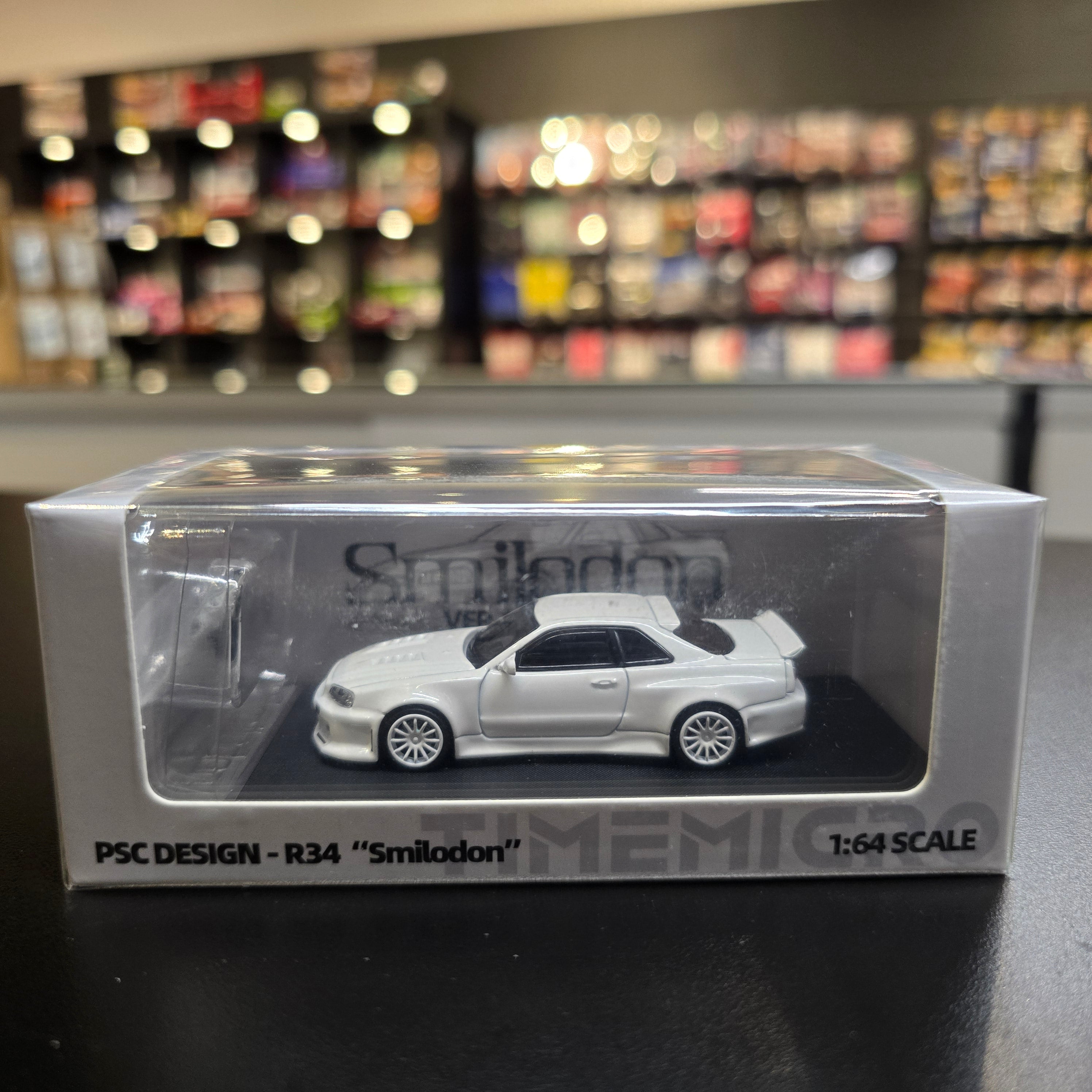 TimeMicro × PSC DESIGN
1:64 R34 "Smilodon" White Engineer Edition Realistic Alloy Car Model